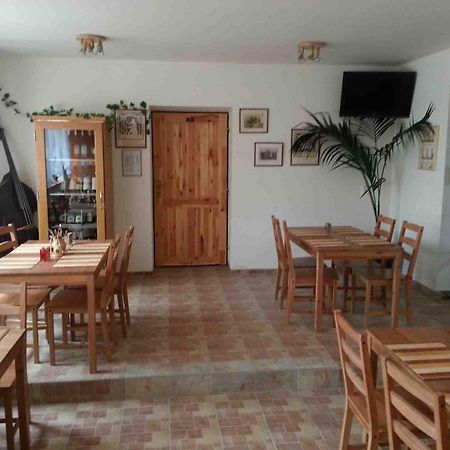 Privat Bohemia Hotel Šatov Екстериор снимка