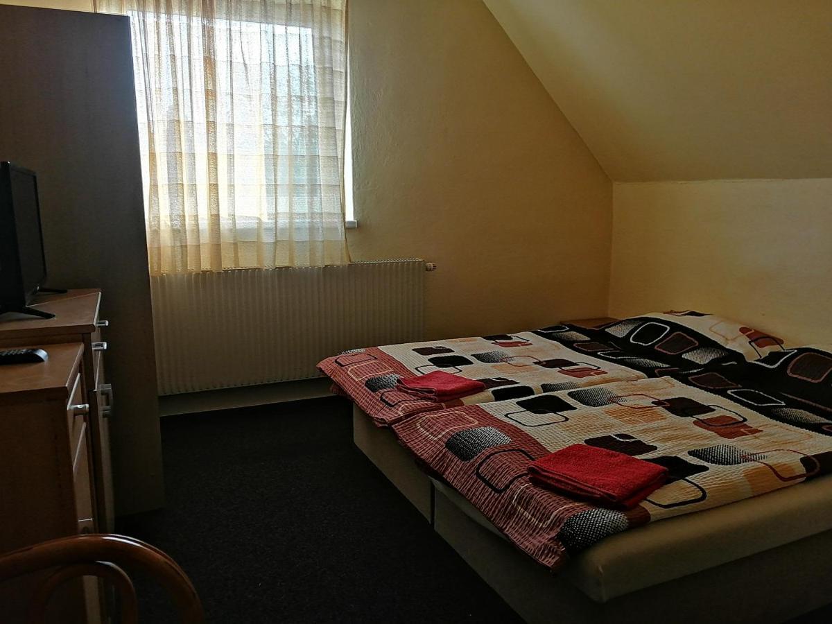 Privat Bohemia Hotel Šatov Екстериор снимка