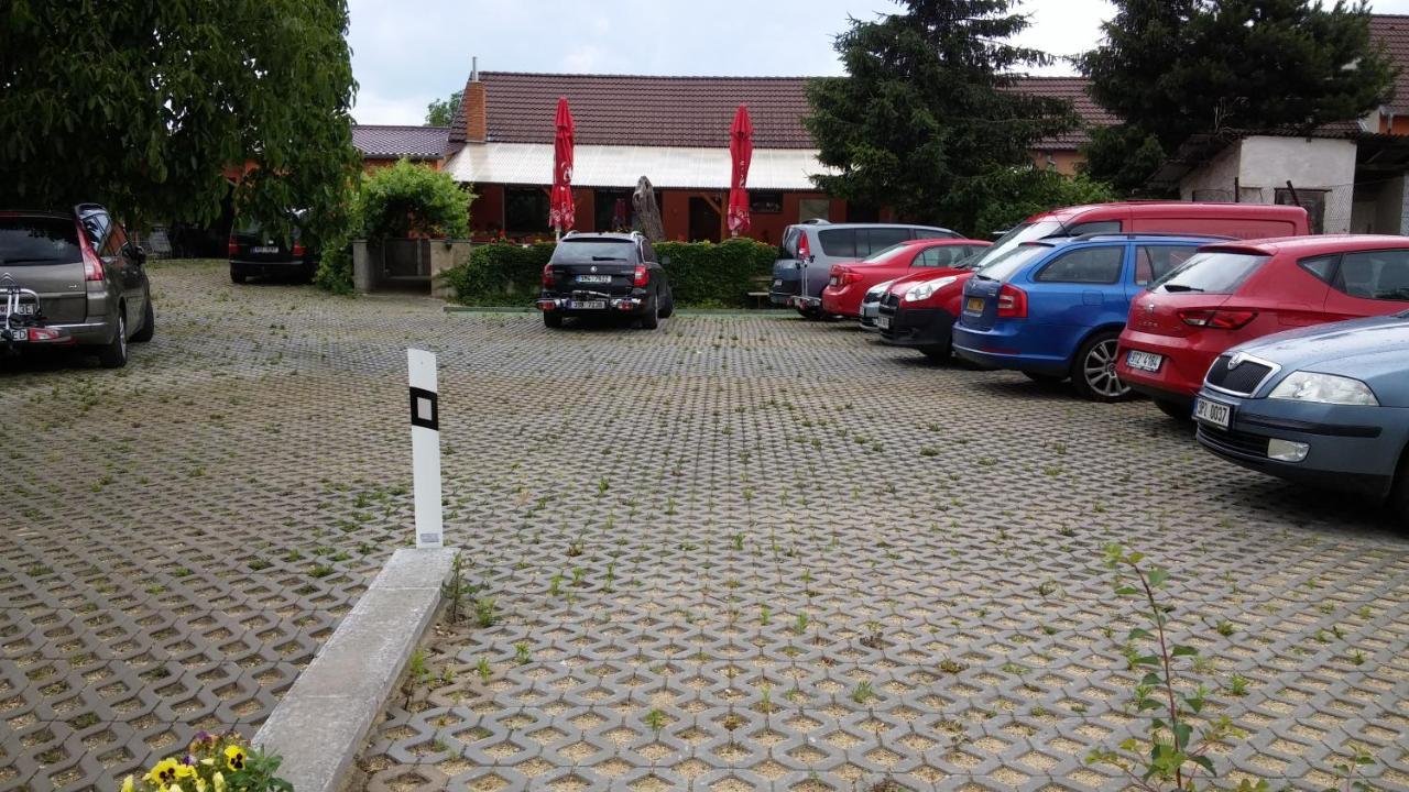 Privat Bohemia Hotel Šatov Екстериор снимка