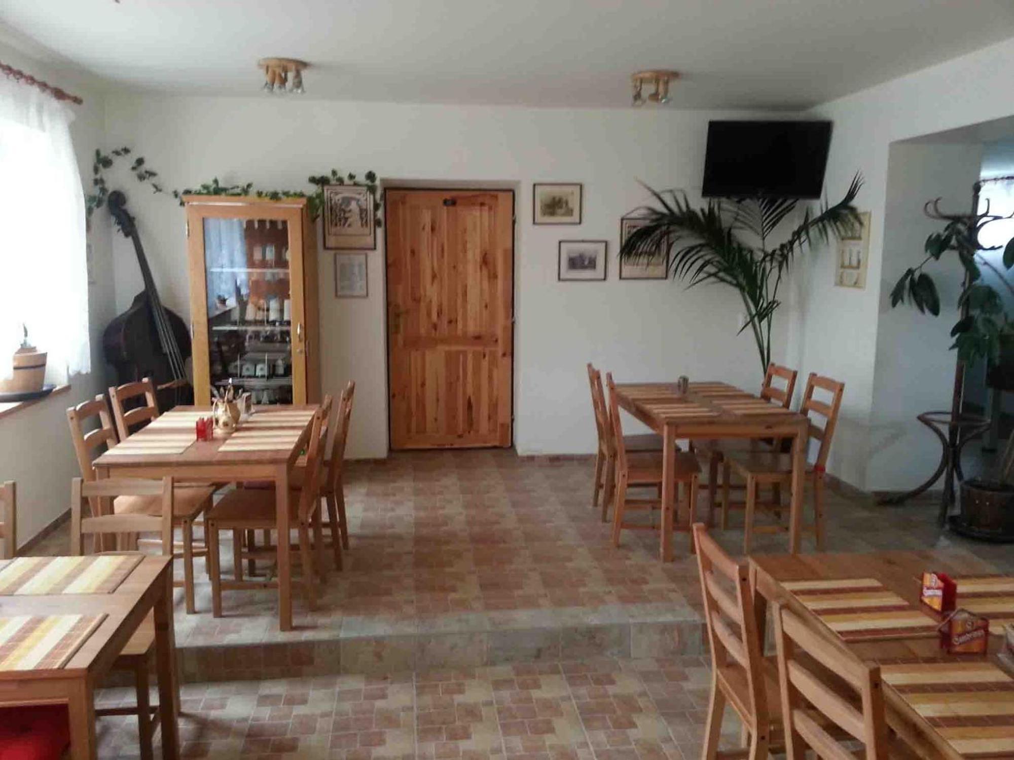 Privat Bohemia Hotel Šatov Екстериор снимка
