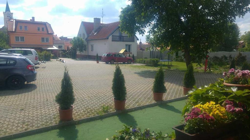 Privat Bohemia Hotel Šatov Екстериор снимка