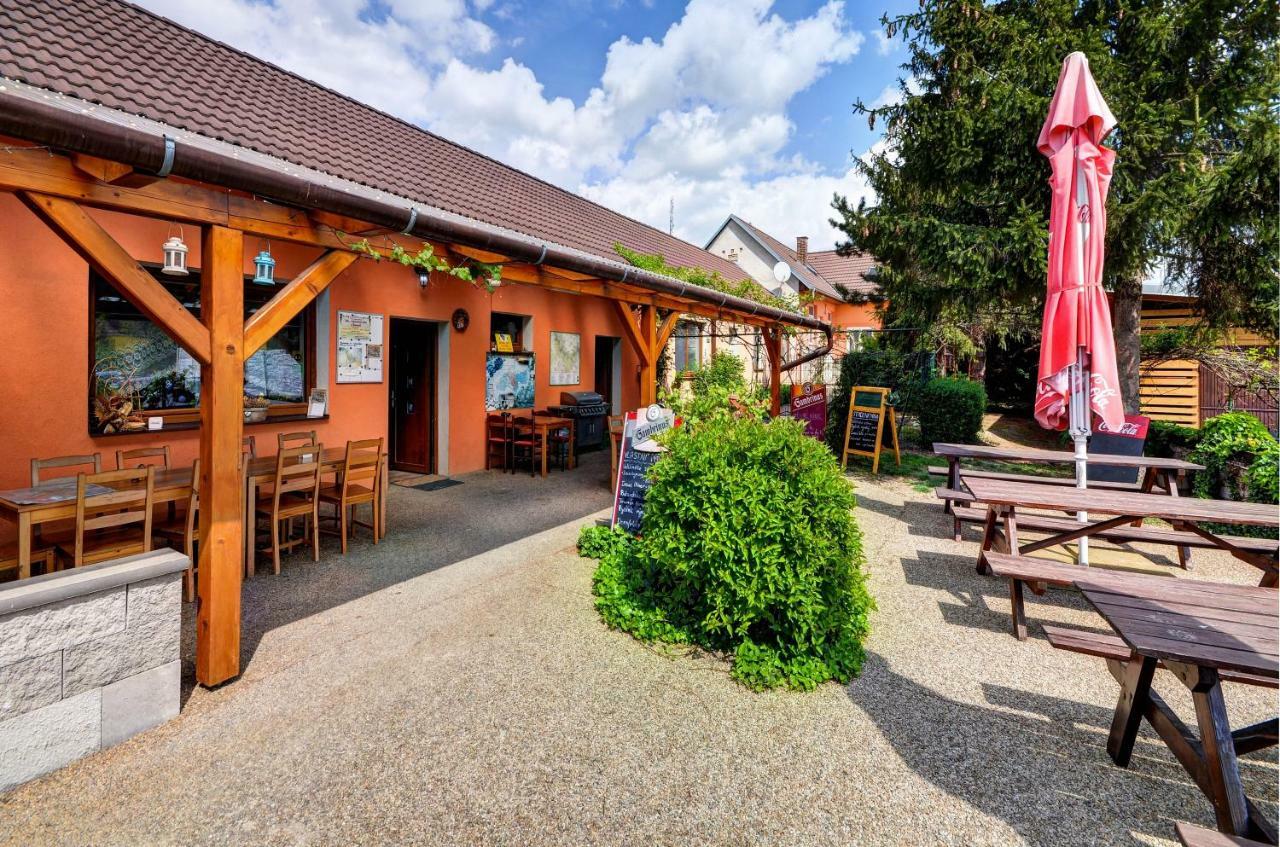 Privat Bohemia Hotel Šatov Екстериор снимка